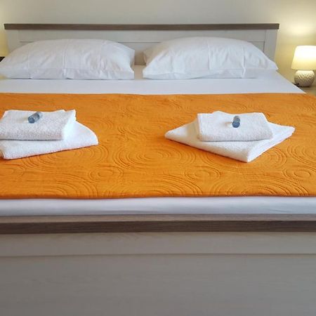 Holiday House Lavanda فرسي المظهر الخارجي الصورة
