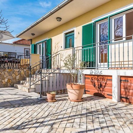 Holiday House Lavanda فرسي المظهر الخارجي الصورة