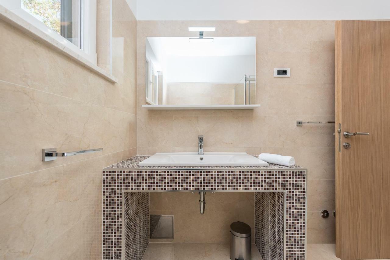 Holiday House Lavanda فرسي المظهر الخارجي الصورة