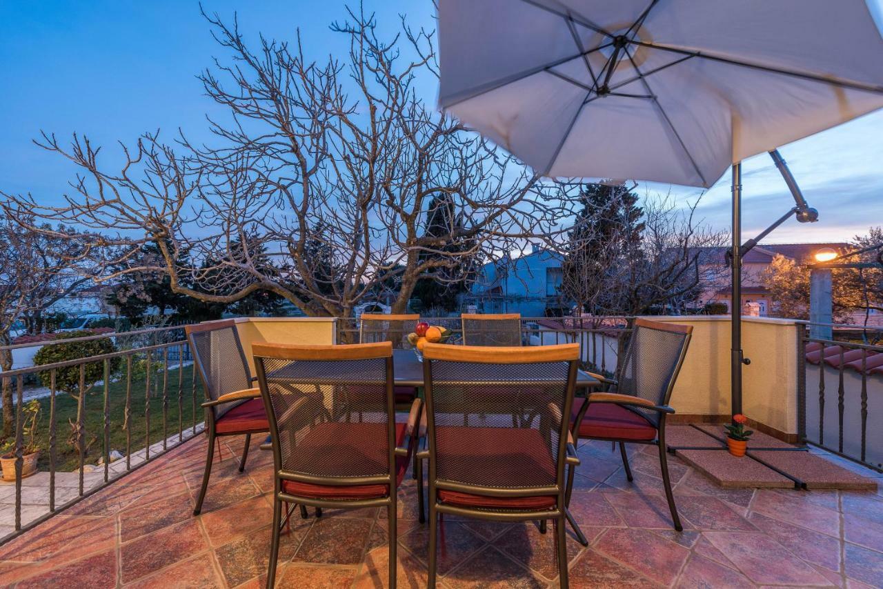 Holiday House Lavanda فرسي المظهر الخارجي الصورة