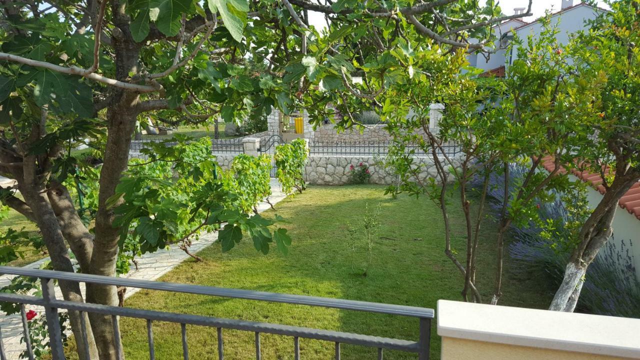 Holiday House Lavanda فرسي المظهر الخارجي الصورة