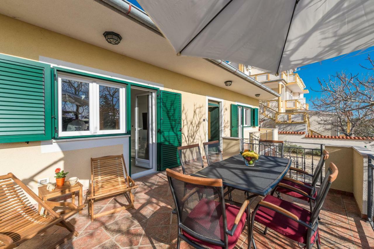 Holiday House Lavanda فرسي المظهر الخارجي الصورة