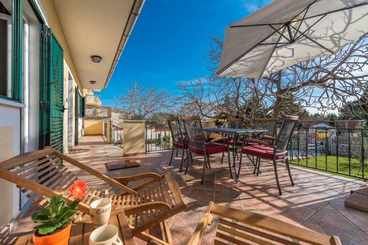 Holiday House Lavanda فرسي المظهر الخارجي الصورة